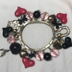Betsey Johnson - gold heart charm bracelet